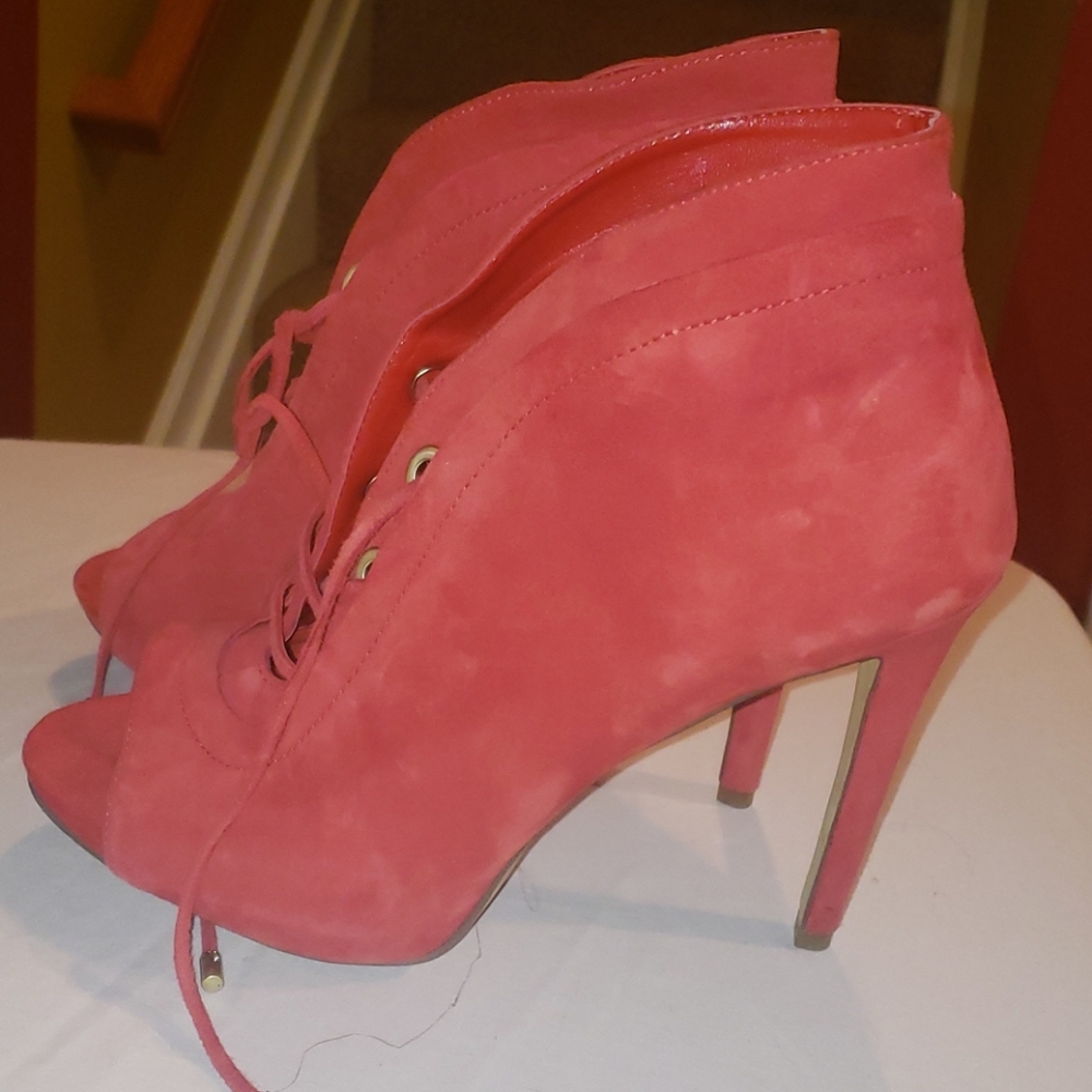 GUESS red suede tie up stiletto booties EUC WORN 2X